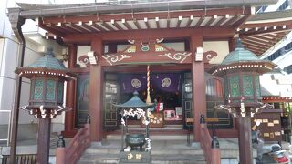 東京楽天地によって招聘されたお寺。