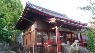 大徳寺公園の続きに小さな神社があって