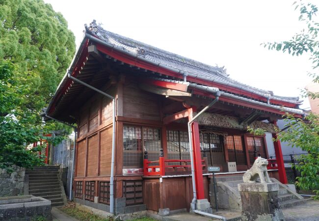 大徳寺公園の続きに小さな神社があって