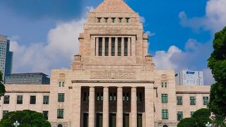 国会議事堂を眺めながら散歩しました