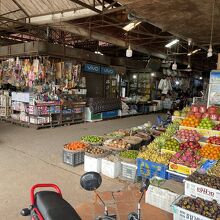 サマキマーケットの果物ヤです。