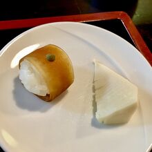 珍味　奈良漬の一口寿司，筍