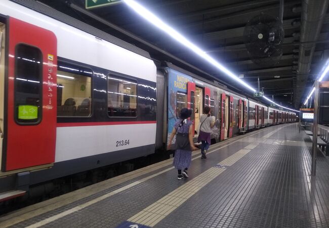 モンセラットに行くなら早めにプラザ・エスパーニャ駅に着いていたい