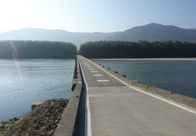 脇町潜水橋