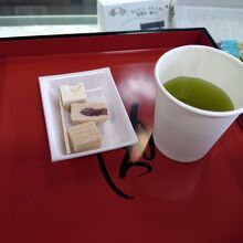 お茶と試食の唐土