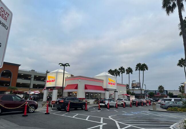 In-N-Out BurgerGlendale CA
