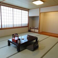 今回はとても広い和室を予約しました。