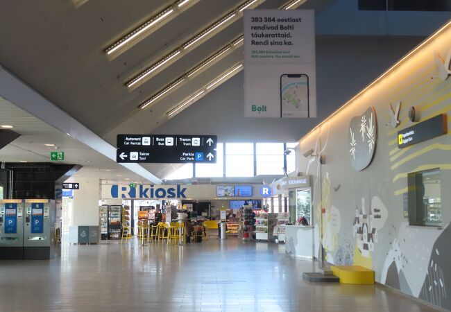 R-Kiosk (タリン空港店)