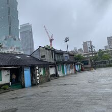 建物と広場