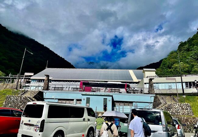 立山黒部アルペンルートの長野県側の出発点です