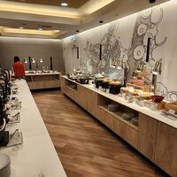 夕食は2階ダイニング。18時と19時30分二部制