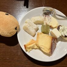 デザートも豊富。バター餅も！