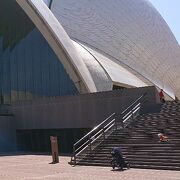  シドニーのオペラハウスの ツアー 