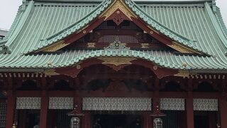 綺麗で荘厳な境内