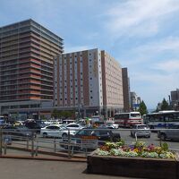 ＪＲ小樽駅から見たホテルの建物