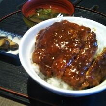 ソースかつ丼