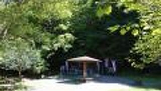 「鎌倉殿の十三人」に関わる史跡がある公園