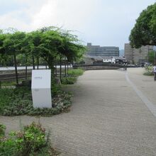 出島表門橋公園