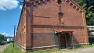 赤れんがパークにはレンガ色の倉庫が沢山