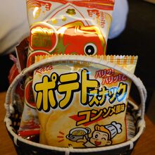 チェックイン時に貰った駄菓子