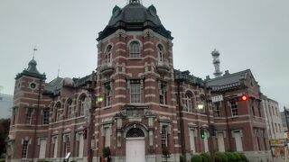 現在も活躍する歴史的建造物 （岩手銀行赤レンガ館）