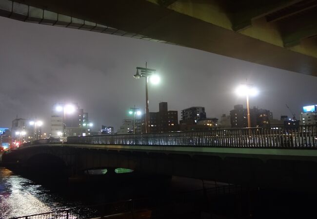 戦前の架橋。今も昔も重要な動脈です。