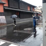 存在感十分の建物は花見小路のランドマーク