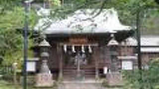 ひっそりとした神社