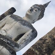 不便な田舎に壮大な遺跡