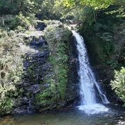 銀山温泉の奥の公園。滝があります。