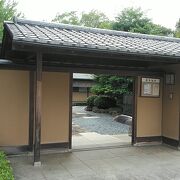上熊谷駅近くの回遊式日本庭園で綺麗な庭が無料で散策できます