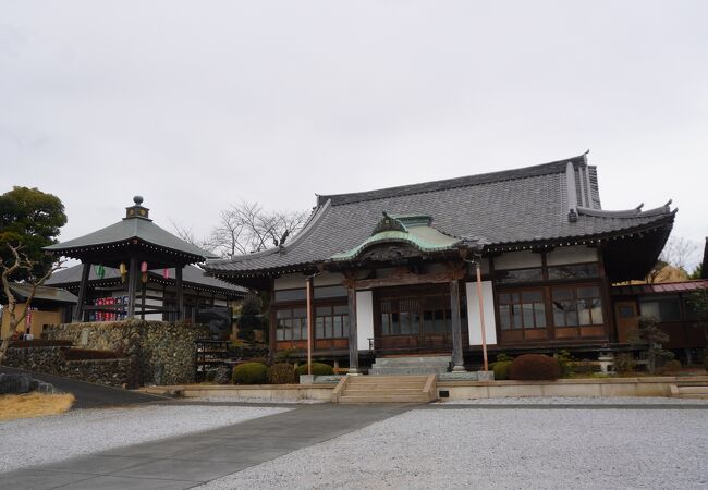 徳川家光より寺領15石の御朱印状を拝領したという由緒