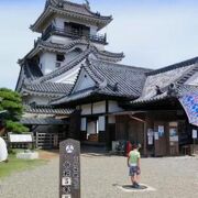 お城の最高層は涼しい