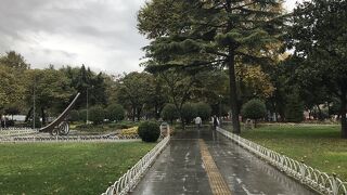 ヴァレンス水道橋近くの公園