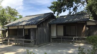 長州藩の藩校「明倫館」の師範を務めた吉田松陰が主宰した私塾。世界遺産！