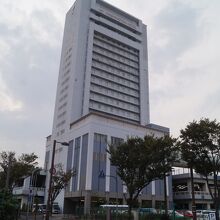 高層建築なので、遠くからでもよく見えます。