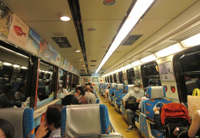 熱海駅発車すぐは込み合うこともありますが徐々に空いてきます