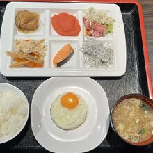 朝食ビュッフェ