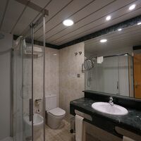 バスタブは無いですが 使いやすいバスルームでした