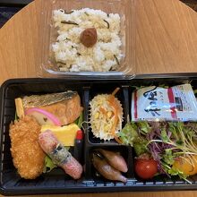 朝食はお弁当
