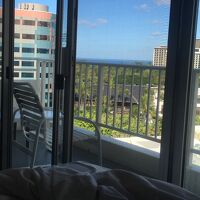 ベットで寝ながらかろうじてオーシャンビュー