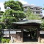 日本庭園は登録記念物です。。倒幕に関連した施設と資料も展示しています。
