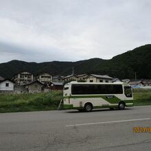 大内宿～湯野上温泉のバスです。