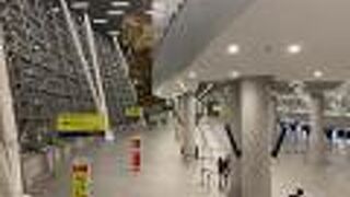 天井高くて開放的