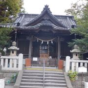 逗子・葉山駅近くの小さな八幡宮でした。