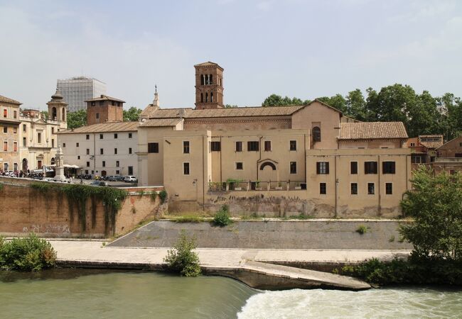 テヴェレ川の中洲