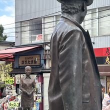 寅さんとさくらの銅像