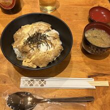 カツ丼をいただきました