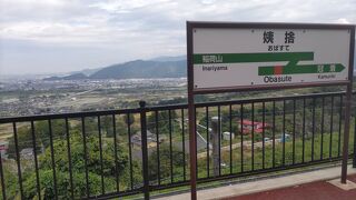 普通列車で善光寺平の景色を楽しむ　