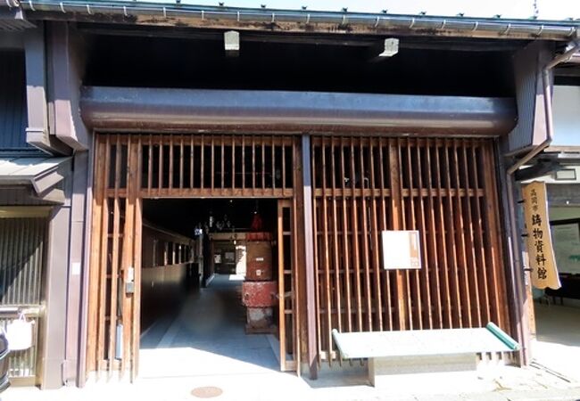 鋳物産業の発展の歴史を展示